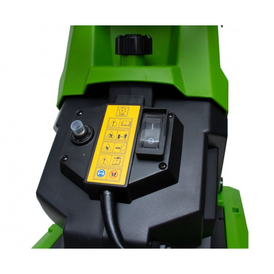 Procraft PSL2500 Záhradný drvič konárov s nožom